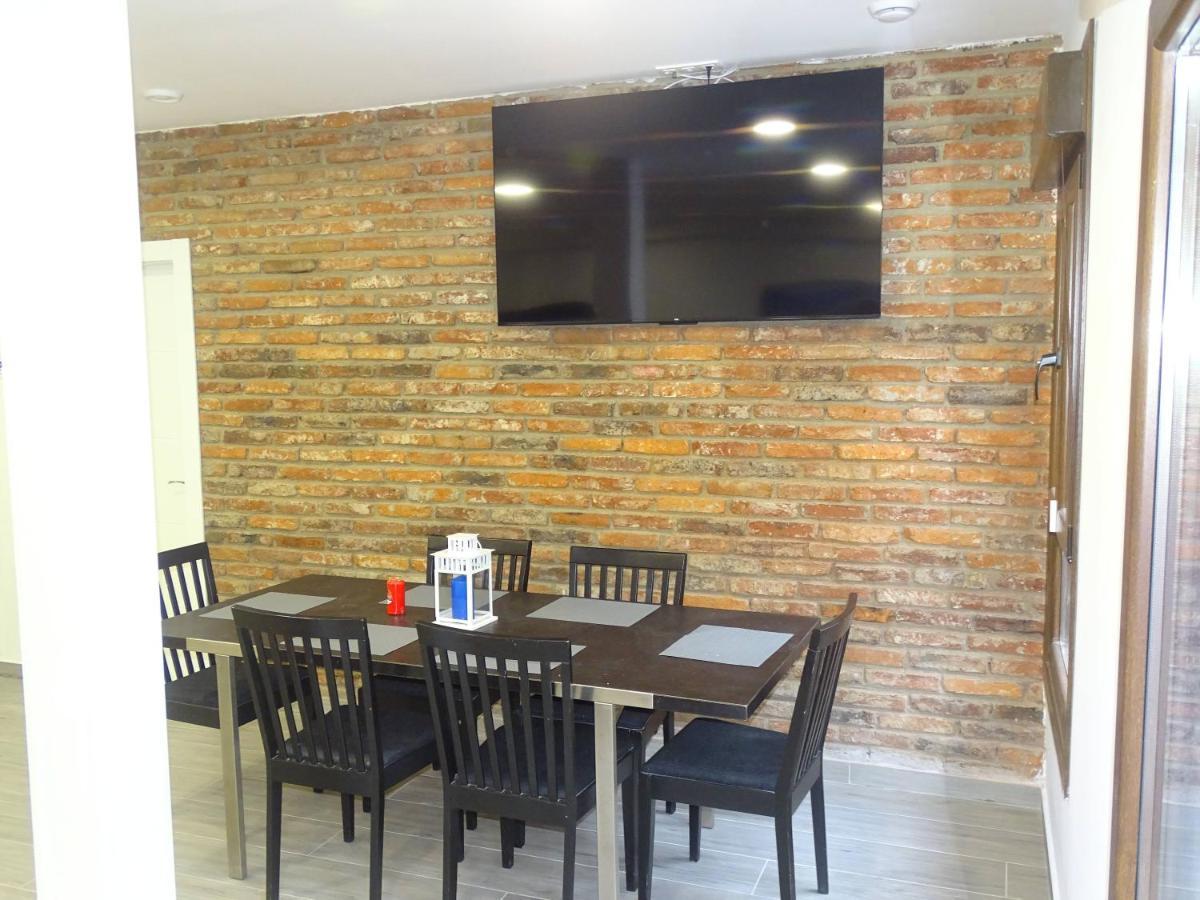 Albergue Roma โปลา เด เลนา ภายนอก รูปภาพ