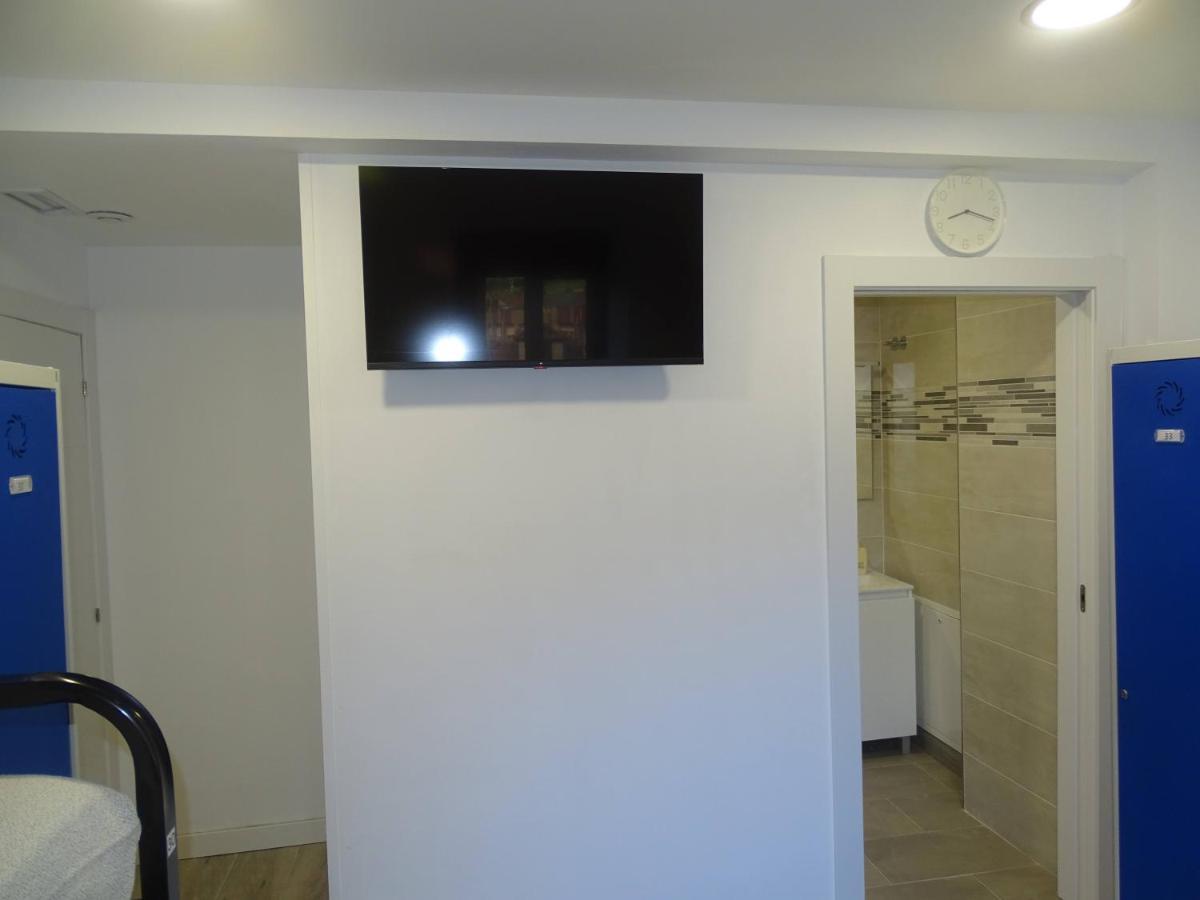 Albergue Roma โปลา เด เลนา ภายนอก รูปภาพ