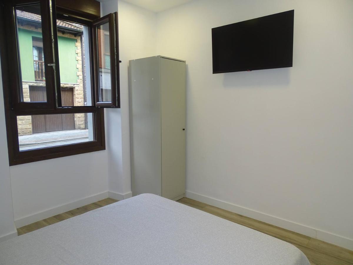 Albergue Roma โปลา เด เลนา ภายนอก รูปภาพ