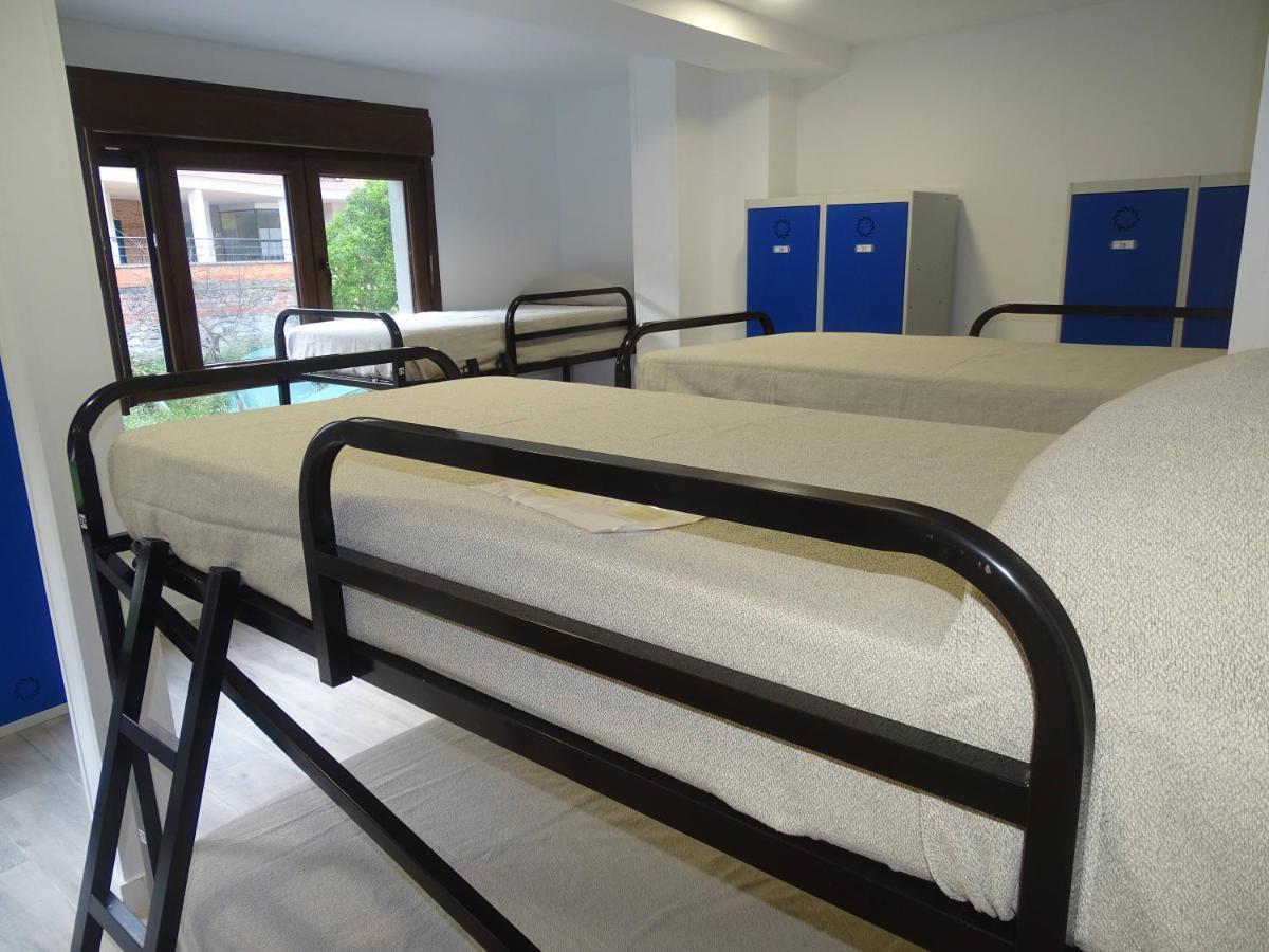 Albergue Roma โปลา เด เลนา ภายนอก รูปภาพ