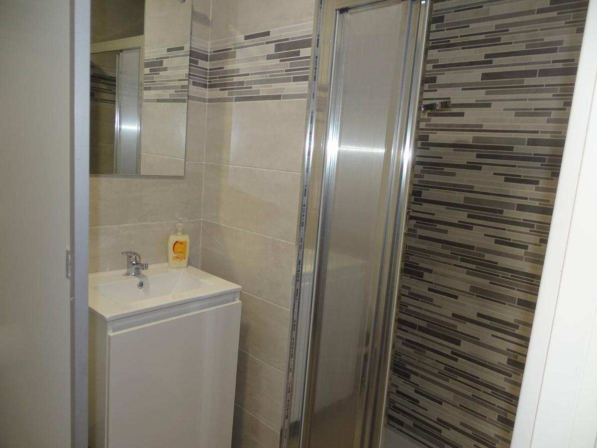 Albergue Roma โปลา เด เลนา ภายนอก รูปภาพ